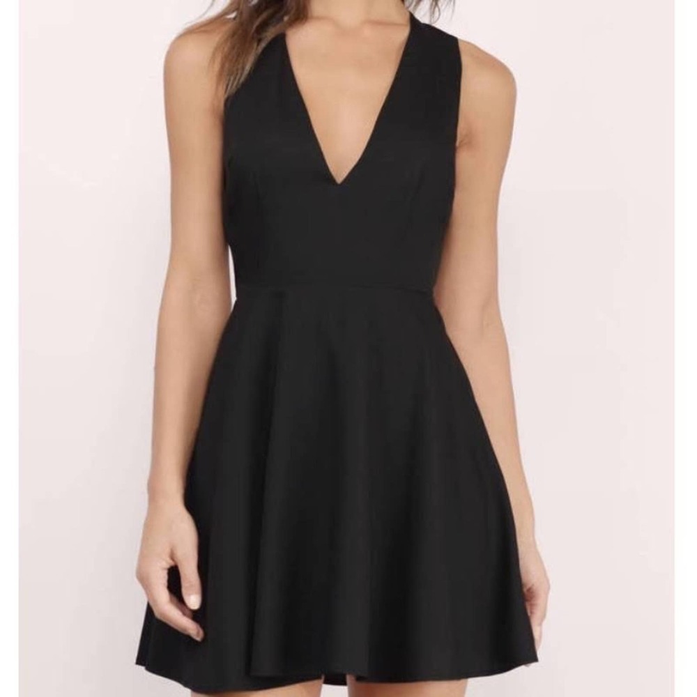 TOBI Skater Party dress Black Size Small Formal LBD Plunge Fit flare Clubwear